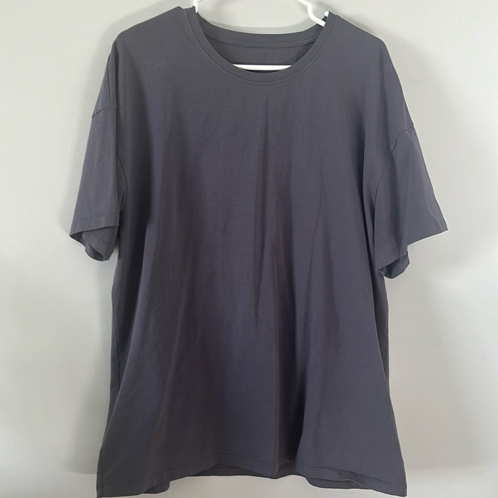 Alphalete dark purple mauve T shirt size large